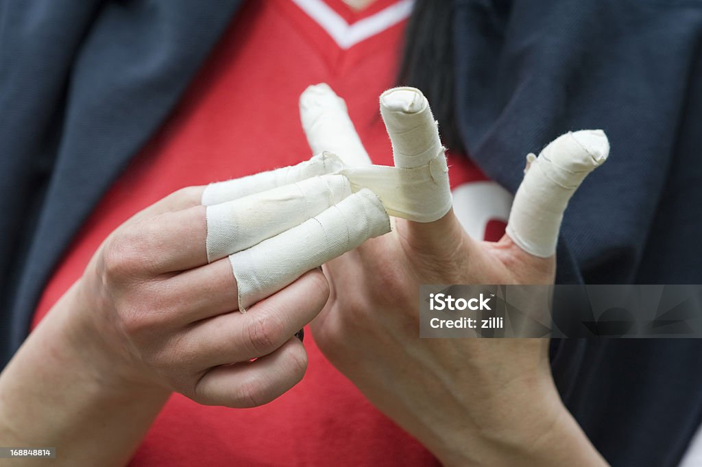 Volleyball-Spieler mit verschweißten Finger - Lizenzfrei Daumen Stock-Foto