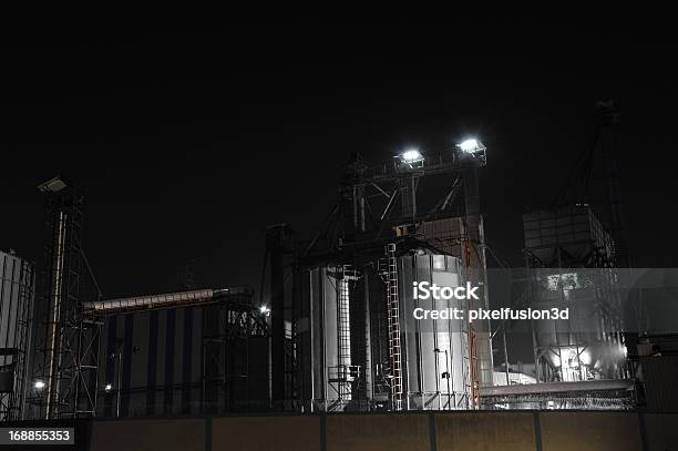 Fábrica De Transformação De Produtos Alimentares À Noite - Fotografias de stock e mais imagens de Ao Ar Livre