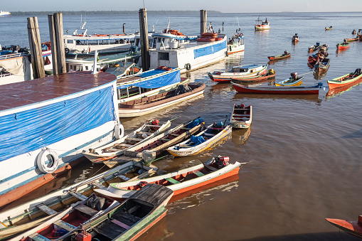 Boats and canoes on the Amazon River. Cotejuba - Belém - Pará - Brazil