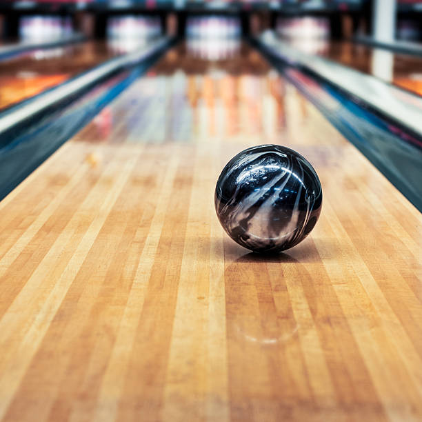 bowling palla - palla da bowling foto e immagini stock