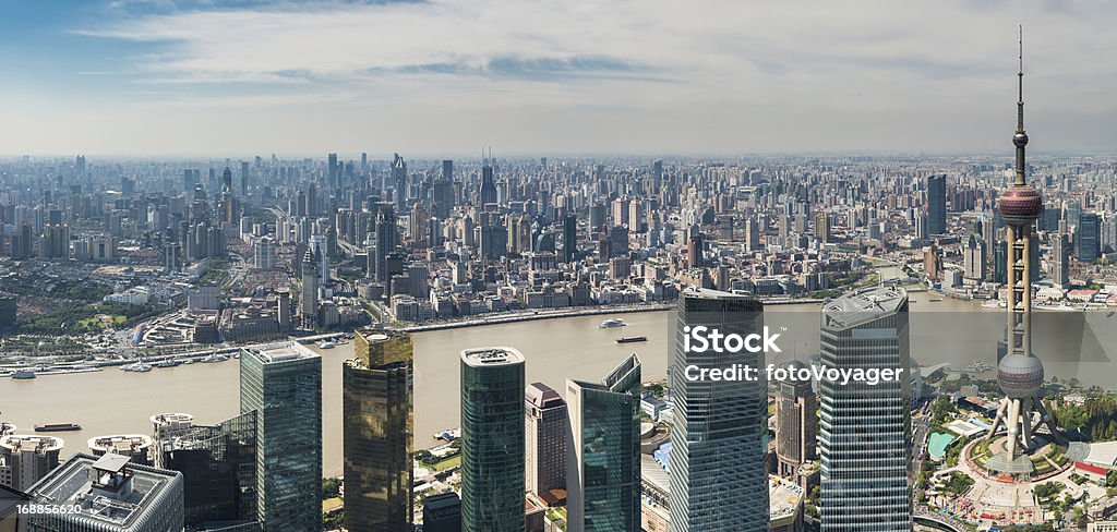 Panoramique vue aérienne sur la ville de Shanghai, Pudong, Bund, en Chine - Photo de Affaires libre de droits