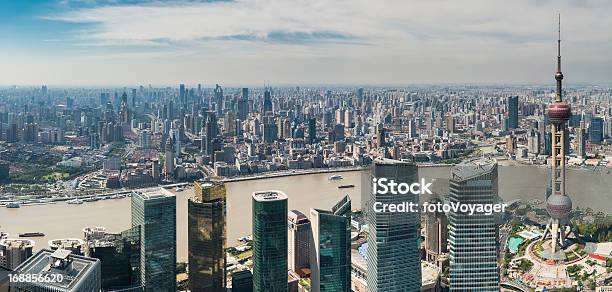 Photo libre de droit de Panoramique Vue Aérienne Sur La Ville De Shanghai Pudong Bund En Chine banque d'images et plus d'images libres de droit de Affaires