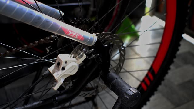 The disk brake system of the hydraulic brakes on Mountain bike