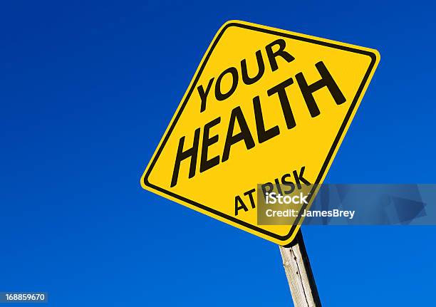 도로 표지판 귀하의 건강 위험 0명에 대한 스톡 사진 및 기타 이미지 - 0명, 걱정하는, 건강관리와 의술