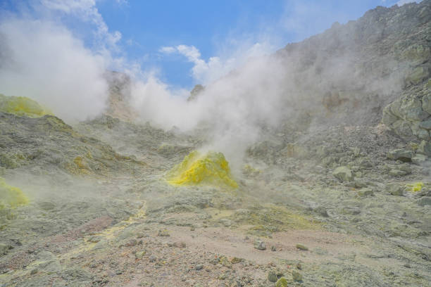 istock Mt.iyo in teshikutu 1688666912