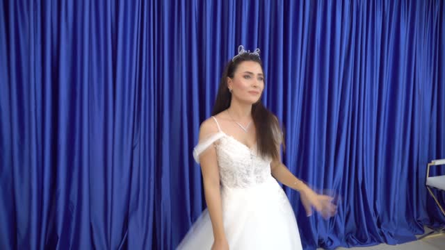 bride and dancing