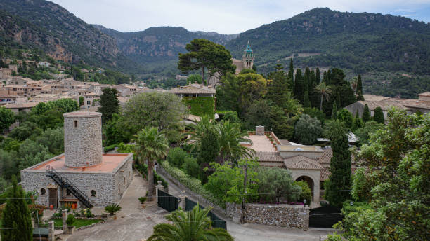 views over the town of valldemossa and tramuntana mountains, mallorca - valldemossa imagens e fotografias de stock