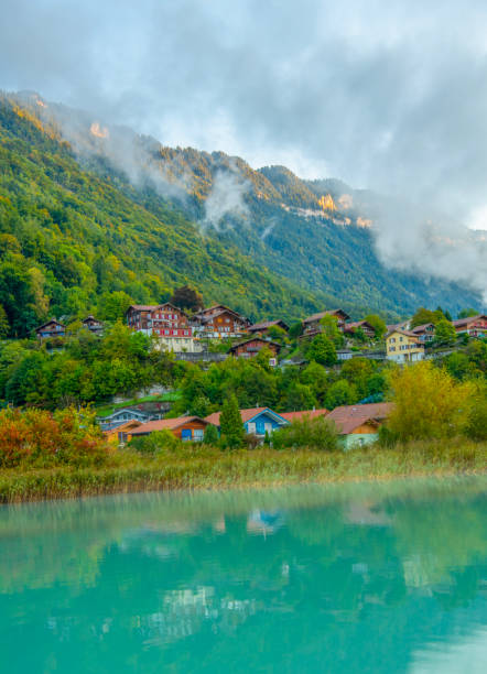 svizzera village - swiss culture chalet brienz european alps foto e immagini stock