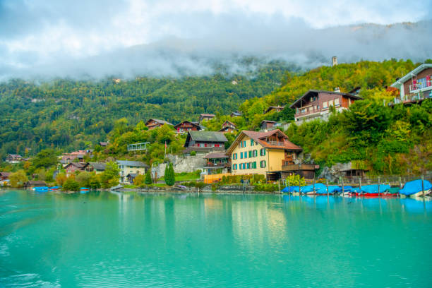 svizzera village - swiss culture chalet brienz european alps foto e immagini stock