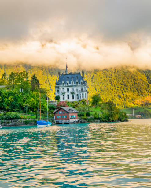 szwajcarska village - switzerland nautical vessel interlaken swiss culture zdjęcia i obrazy z banku zdjęć