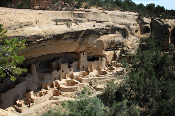istock Mesa Verde Pueblo Cliff Dwelling Structure Ruins 1689247539