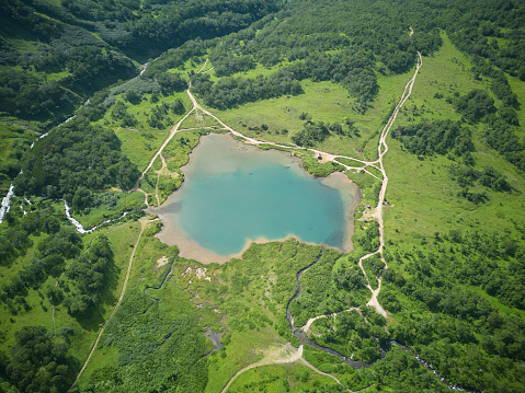 Lake Tahkoloch in the area of the Vachkazets mountain range
