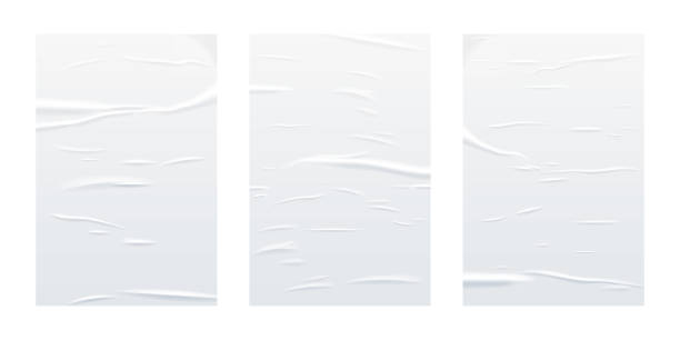 ilustrații de stoc cu set de foi de hârtie dreptunghiulare verticale albe lipite. pachet de postere vectoriale, realiste, mototolite. ridurile umede unse textura șablonului gol. machetă coloană publicitară goală pentru design creativ - lipici