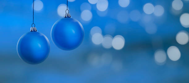 istock Blue blurred Christmas background with Christmas balls 1690916393