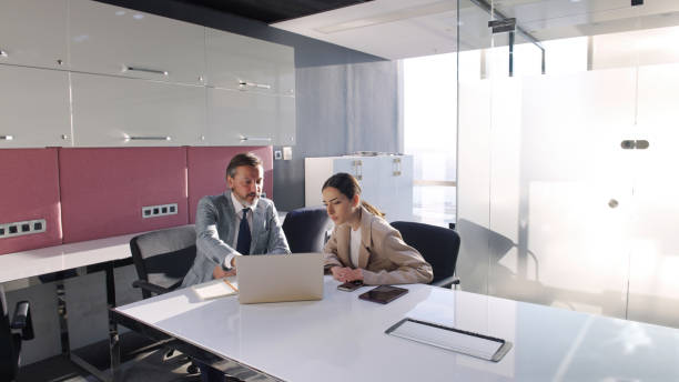 istock Business people working in the office 1690938618