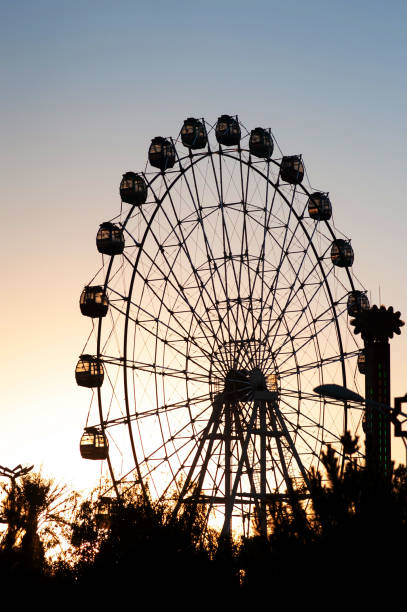 観覧車のデザイン、アトラクション。建設 - ferris wheel carnival amusement park wheel ストックフォトと画像