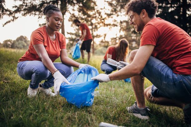 istock Volunteers cleaning nature 1691342306