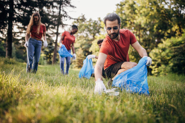 istock Volunteer cleaning nature 1691362264