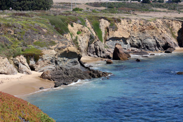 istock Rocky coast of the Pacific Ocean. 1691643386