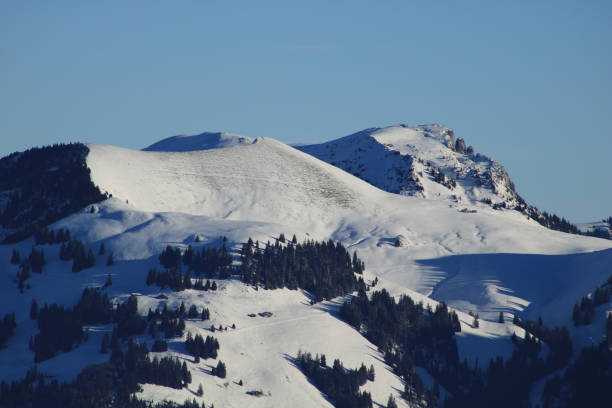 gandhore and spillgerte. - bernese oberland gstaad winter snow imagens e fotografias de stock