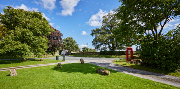 halton est - telephone booth telephone panoramic red foto e immagini stock