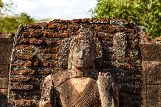 仏像、ポロンナルワ遺跡、ポロンナルワ、スリランカ、アジア - north central sri lanka ストックフォトと画像