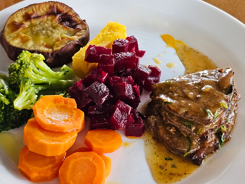 broccoli, carrot and beetroot cut into small pieces