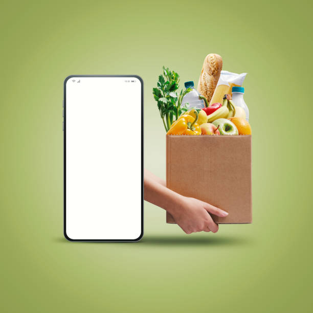 istock Online grocery and delivery service 1693318319