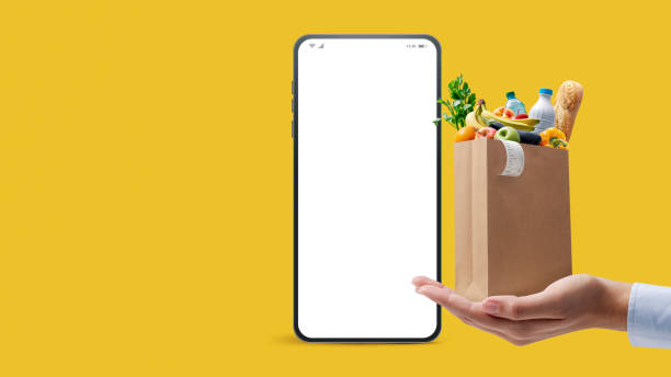 istock Online grocery shopping and delivery service 1693327420
