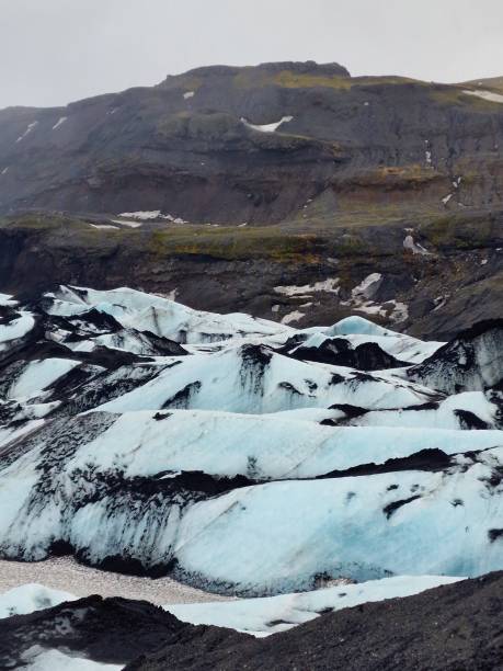 istock Glacier vatnajokull cracked ice mass 1693430775