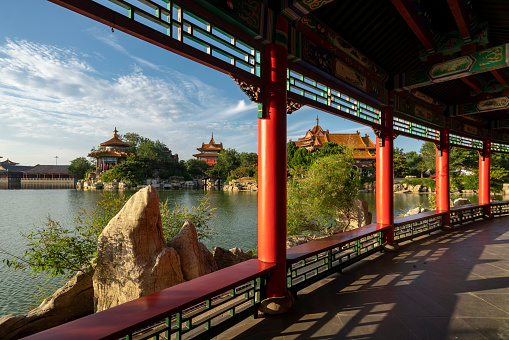 The Long Corridor on the Lake and the Ancient Chinese Garden Landscape，Yantai, Shandong, China