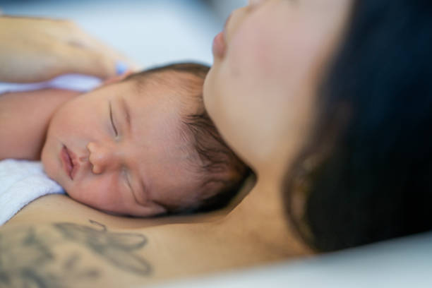 istock Skin to Skin with Mommy 1693900302