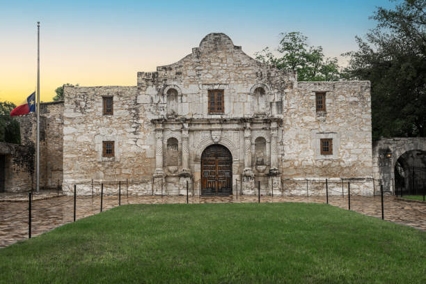 istock The Alamo in San Antonio, Texas 1694060988