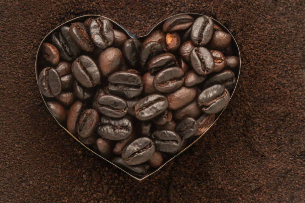 ハート形のコーヒー豆 - barista coffee coffee crop heart shape ストックフォトと画像