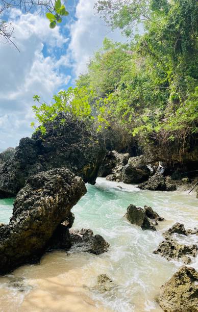 istock Pantai padang padang beach Bali Uluwatu 1694224334