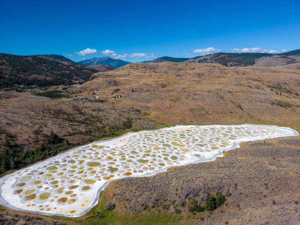 istock Spotted Lake Osoyoos Okanagan Similkameen Valley 1694471602