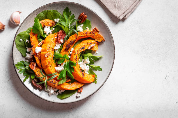 Autumn salad with grilled pumpkin and goat cheese