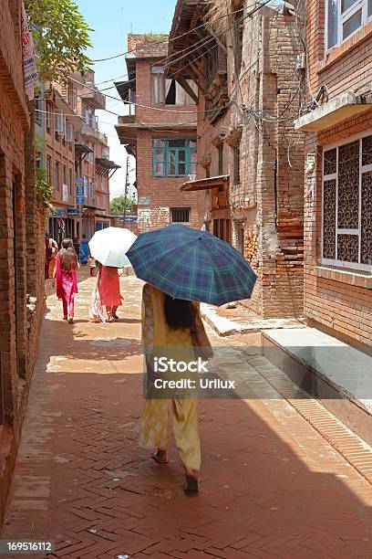 Editorial Vida Quotidiana Em Katmandu Nepal - Fotografias de stock e mais imagens de Adulto - Adulto, Ao Ar Livre, Arquitetura