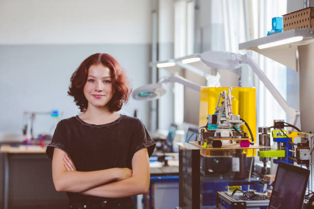 istock Female high school student in the technical classroom 1695352283