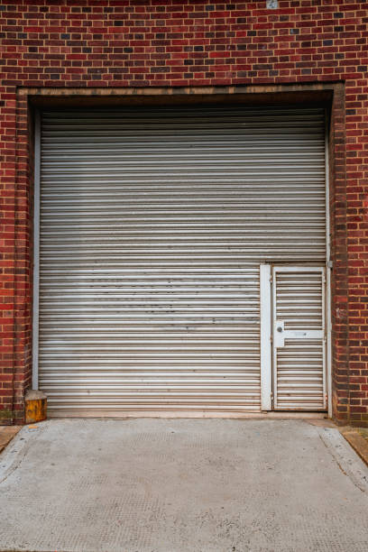 istock Gateway to a parking garage 1695715368