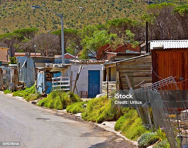 Foto de Pobres Africanos Township e mais fotos de stock de República da África do Sul - República da África do Sul, Rua, Sujo