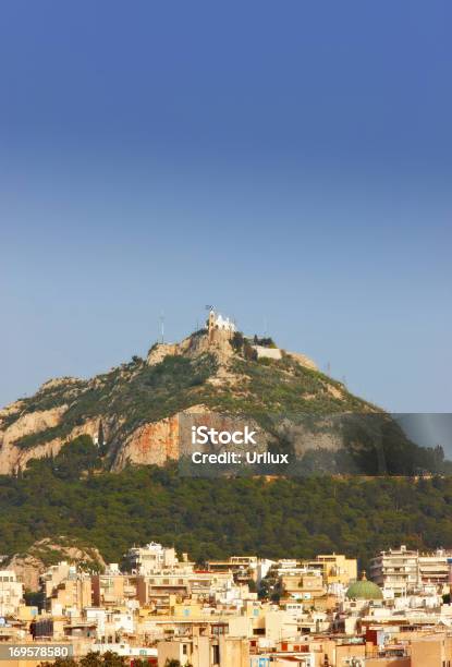 Casas En La Antigua Ciudad De Atenas Foto de stock y más banco de imágenes de Acrópolis - Atenas - Acrópolis - Atenas, Aire libre, Arquitectura