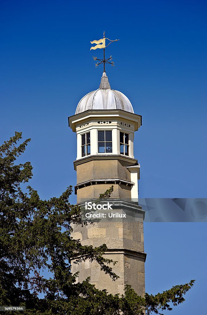 Tower na Universidade Cambridge - Foto de stock de Universidade Cambridge royalty-free