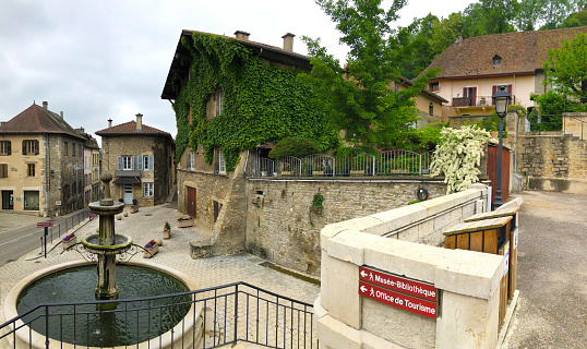 Saint-Chef, Isere, France: Medieval Town Square with Fountain
