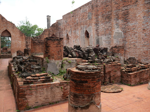 Ruins at Wat Kudi Dao, Ayutthaya, Thailand