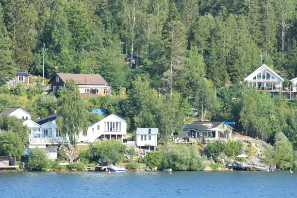 Mälaren (Swedish: Mälaren) - the third largest lake in Sweden, located in Svealand in central Sweden.