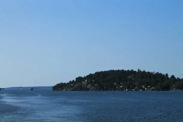 Mälaren (Swedish: Mälaren) - the third largest lake in Sweden, located in Svealand in central Sweden.