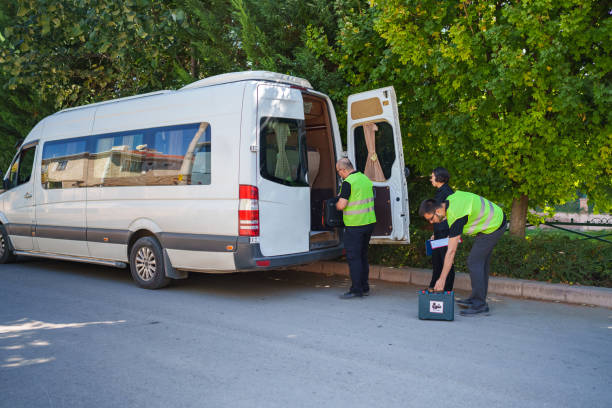 istock Van business employees are working 1697363673