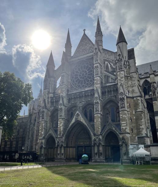 istock Sunday at Westminster Abbey 1697987983