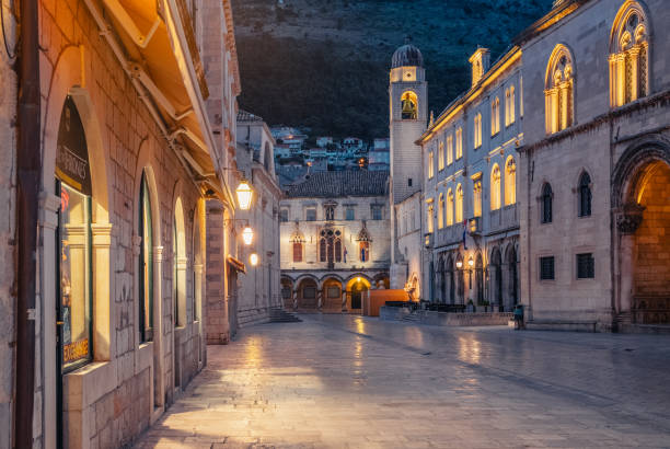 istock Dubrovnik at dawn 1698387275